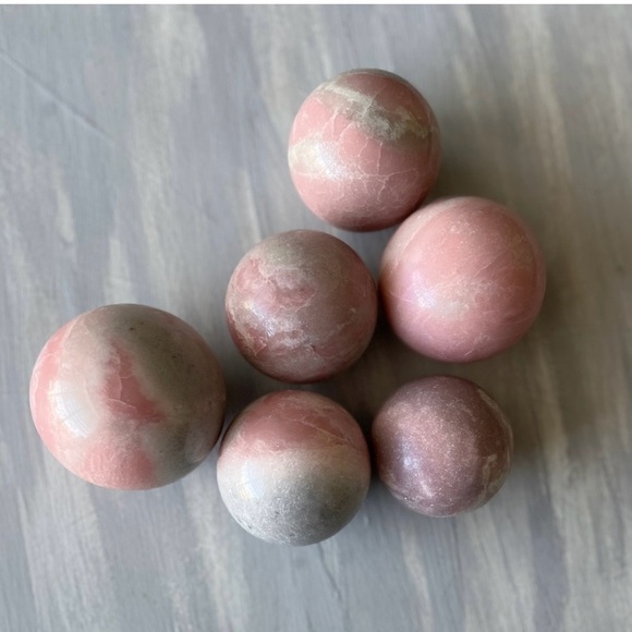 Pink opal sphere - Picture 9 of 9